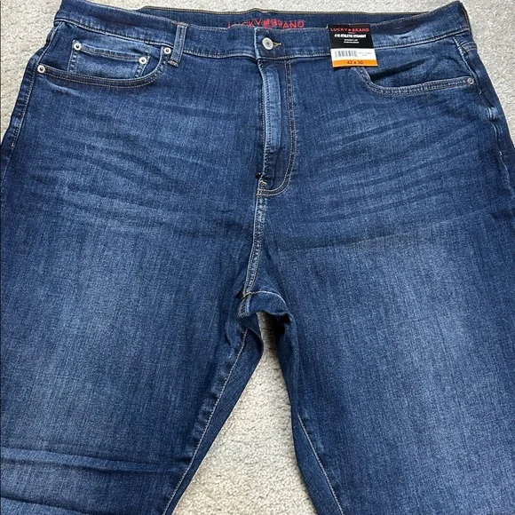 Lucky Brand 410 Athletic Straight Jeans NWT - Picture 3 of 7